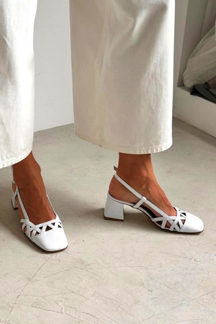 Weiße Slingback Pumps mit breitem Absatz, Cut-Out-Design und quadratischer Spitze