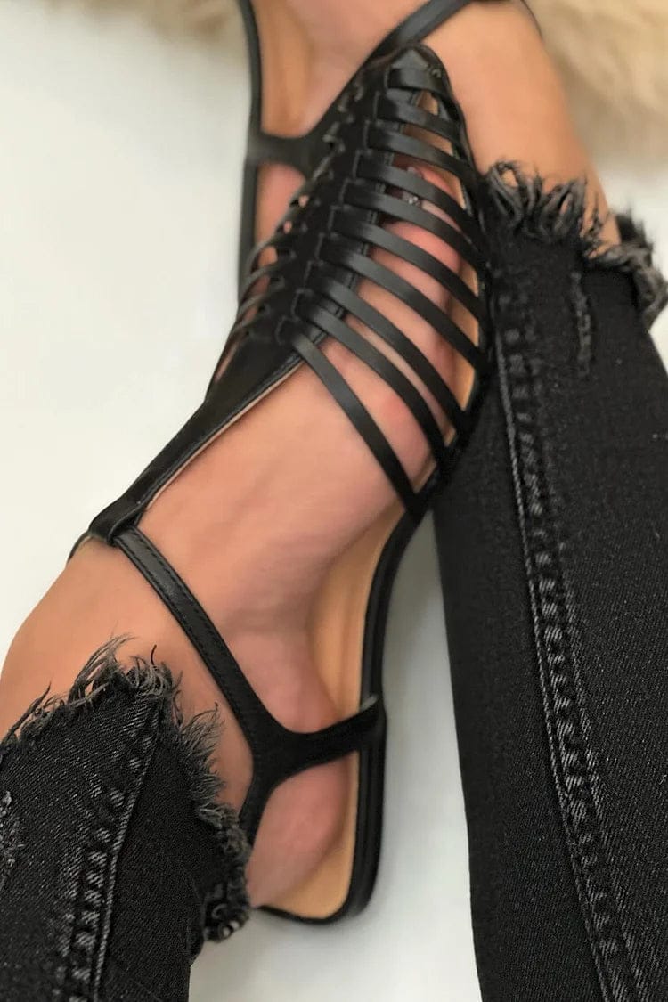 Sandales noires essentielles à découpes, bout pointu et bride en T