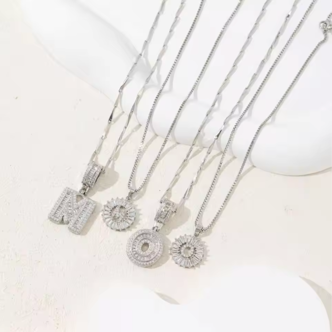 Celestina™ - Elegante Halskette mit initialen Anhängern