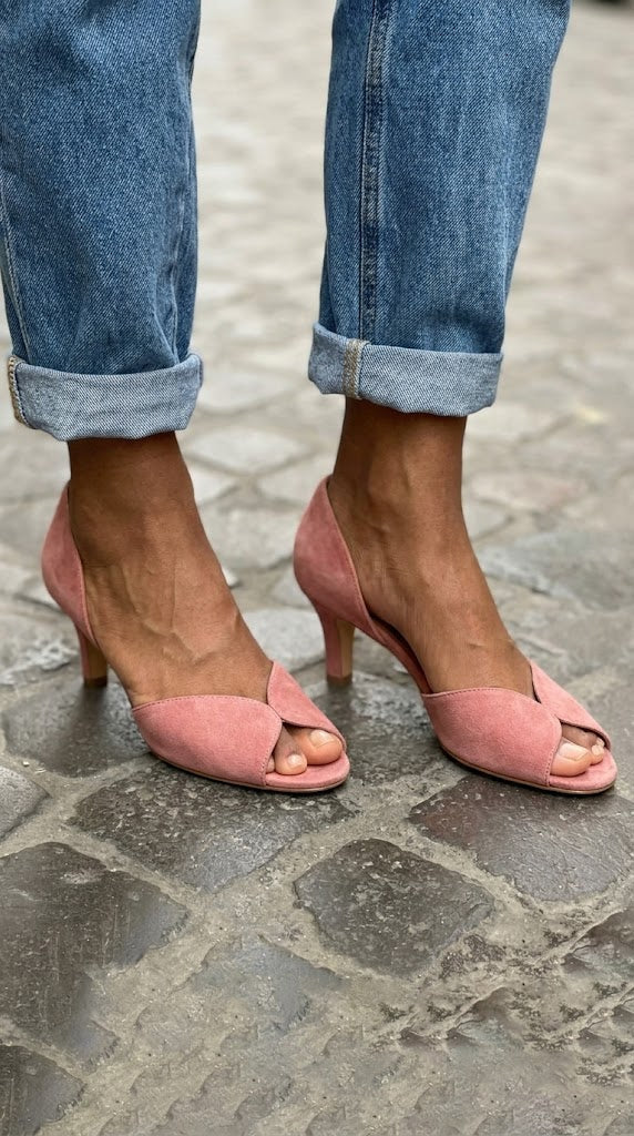 Rosa Wildleder D'Orsay Pumps mit Kitten-Heel und Peep-Toe