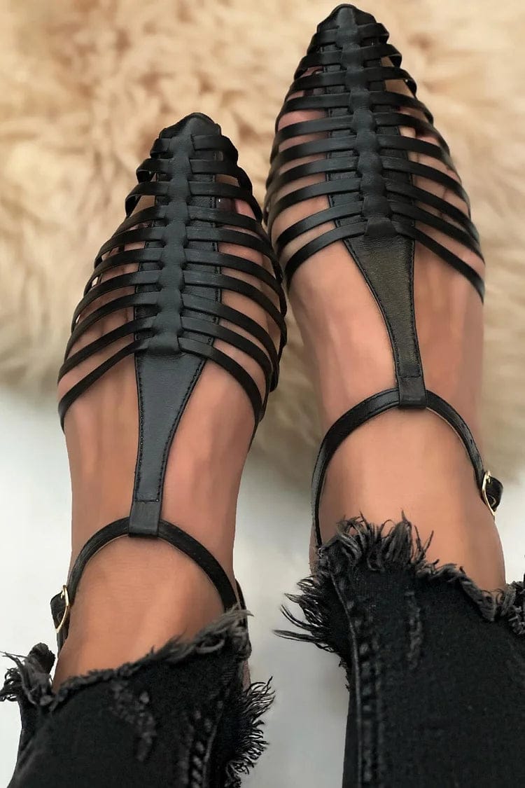 Sandales noires essentielles à découpes, bout pointu et bride en T