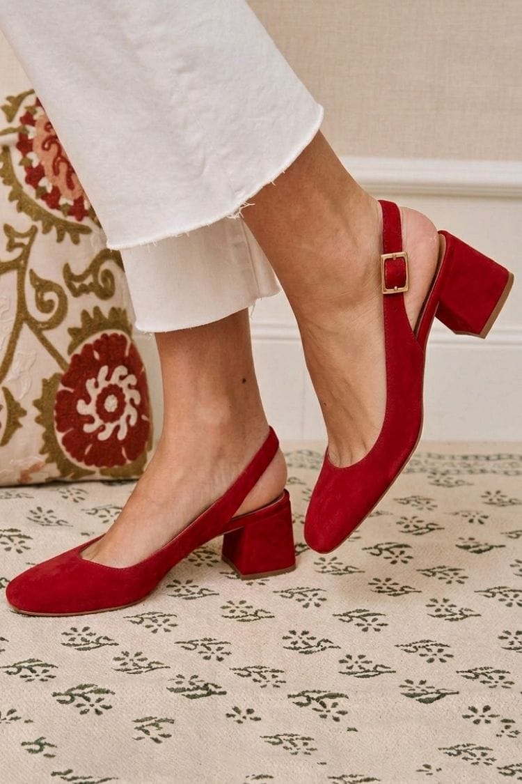 Escarpins kaki à bride arrière avec boucle et bout carré épais