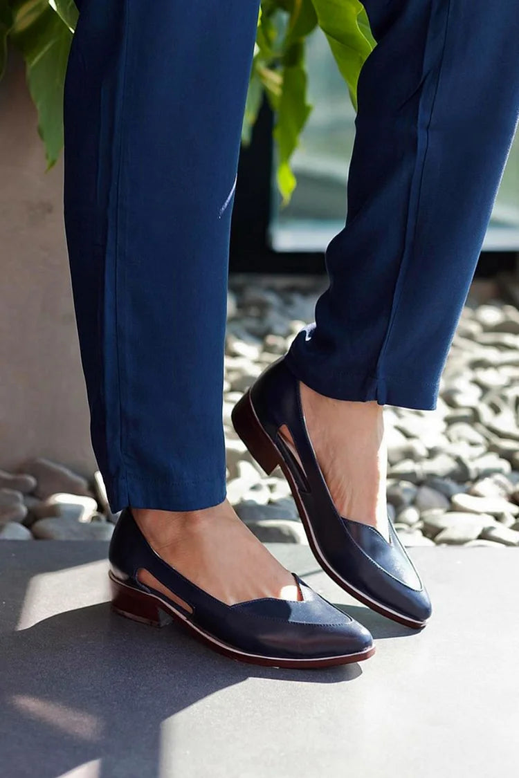 Maritime Ballerinas mit Cut-Outs und spitzem Fuß – lässig in Dunkelblau