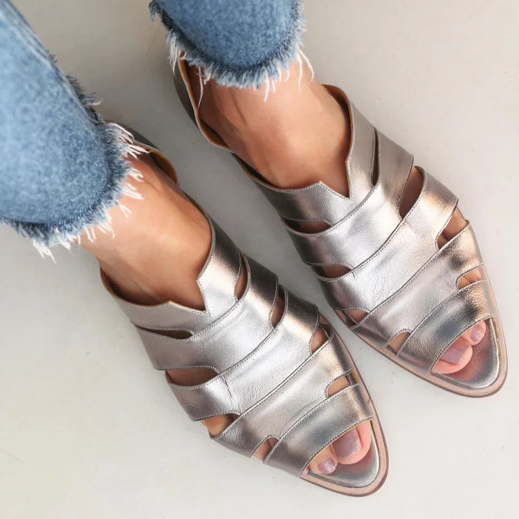 Spitz zulaufende Cut-out Ballerinas im lässigen Slip-On-Stil