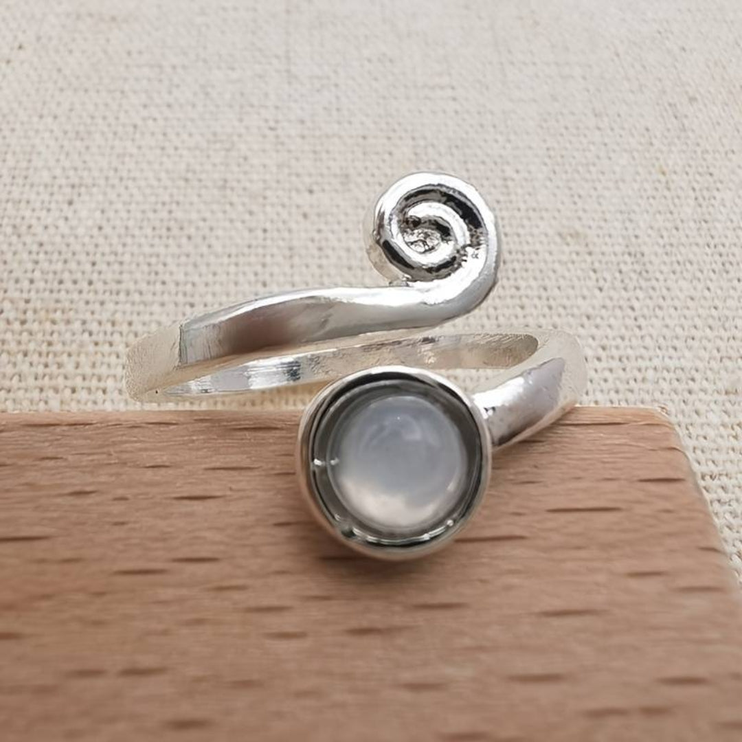 Vintage Spiralring mit Mondstein