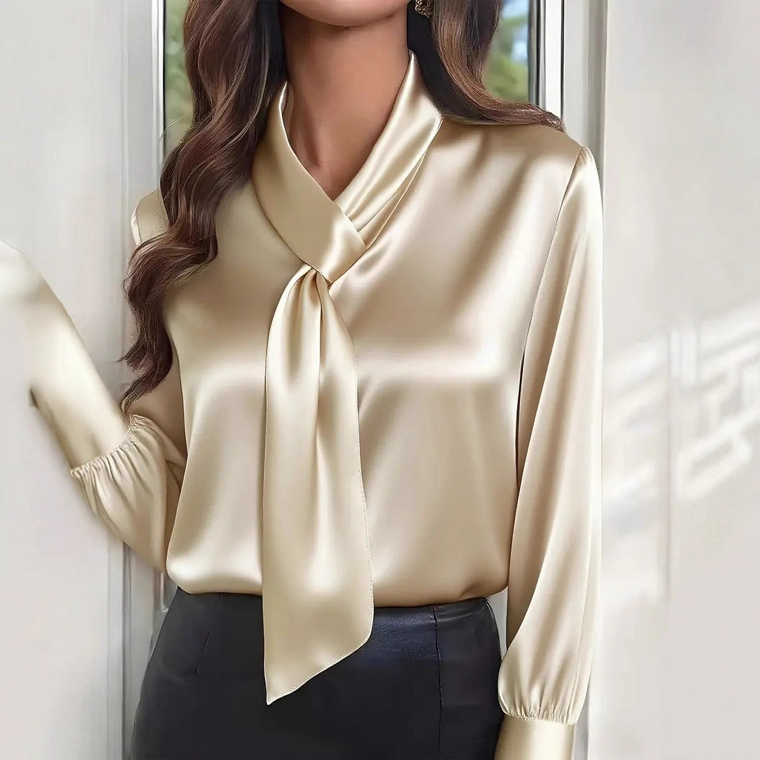 Aria La blouse élégante col satiné pour femme