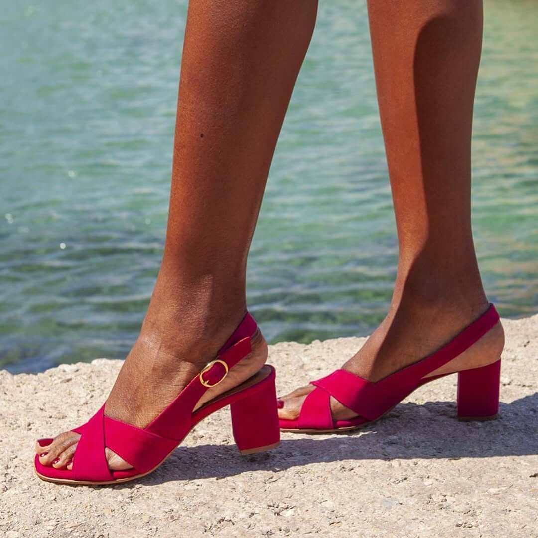 Wildleder Slingback-Sandalen mit Kreuzriemen und Blockabsatz