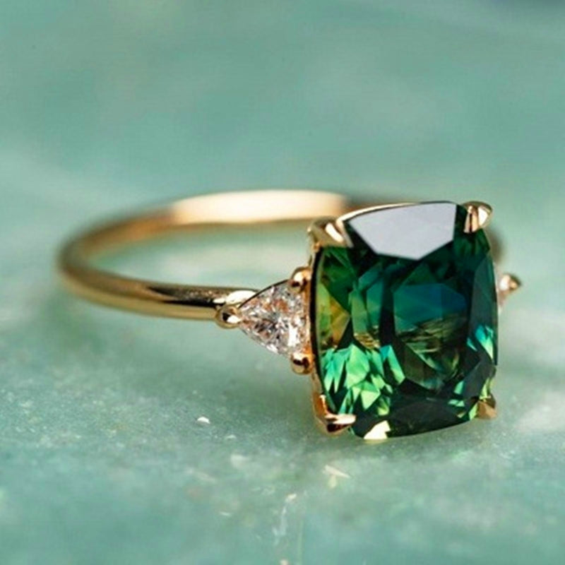 Eleganter Vintage-Ring mit quadratischem Smaragdstein