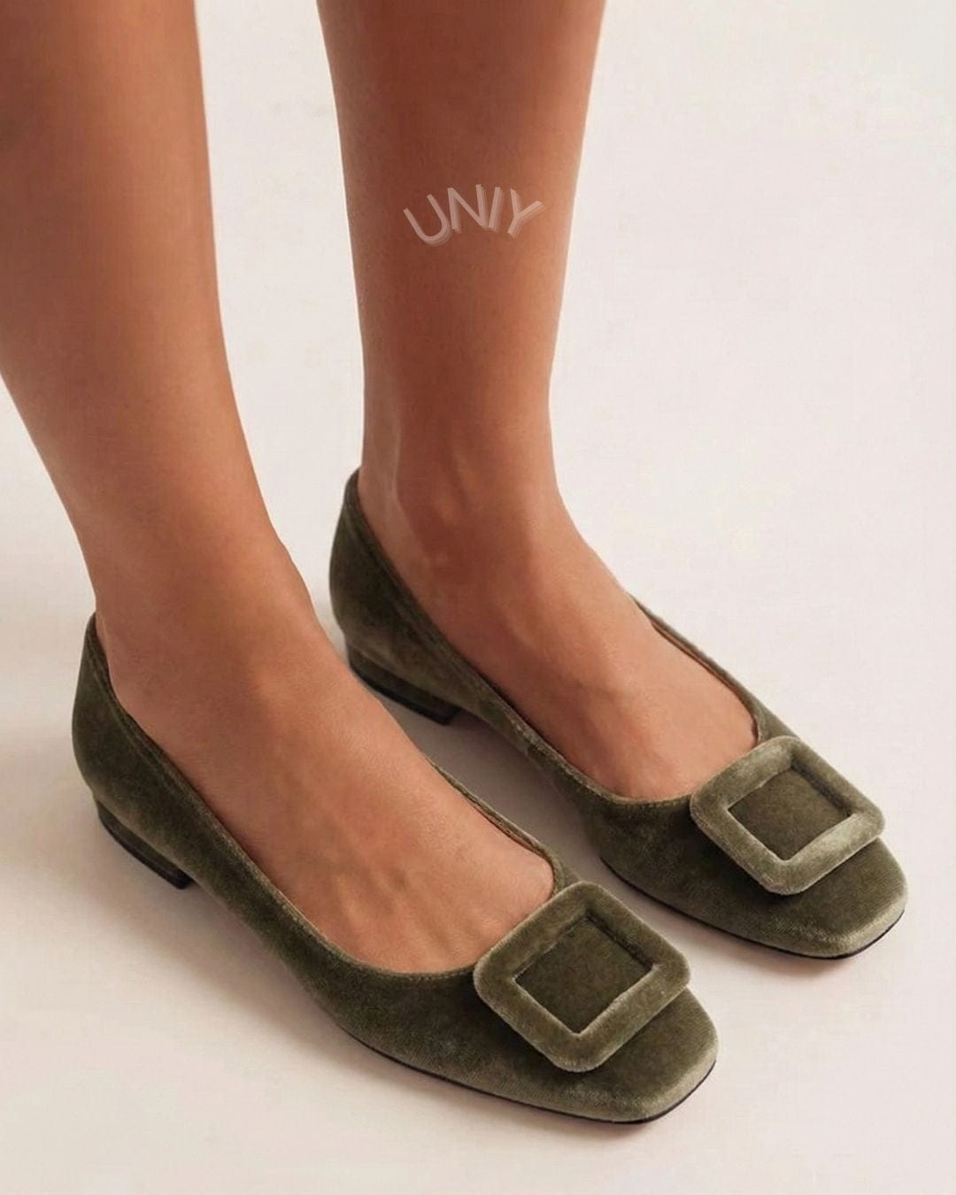 Ballerines Velsche à bout carré et boucle