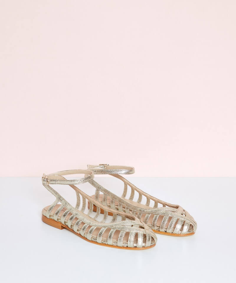 Silberne Cut-out Sandalen mit runder Spitze und Knöchelriemen