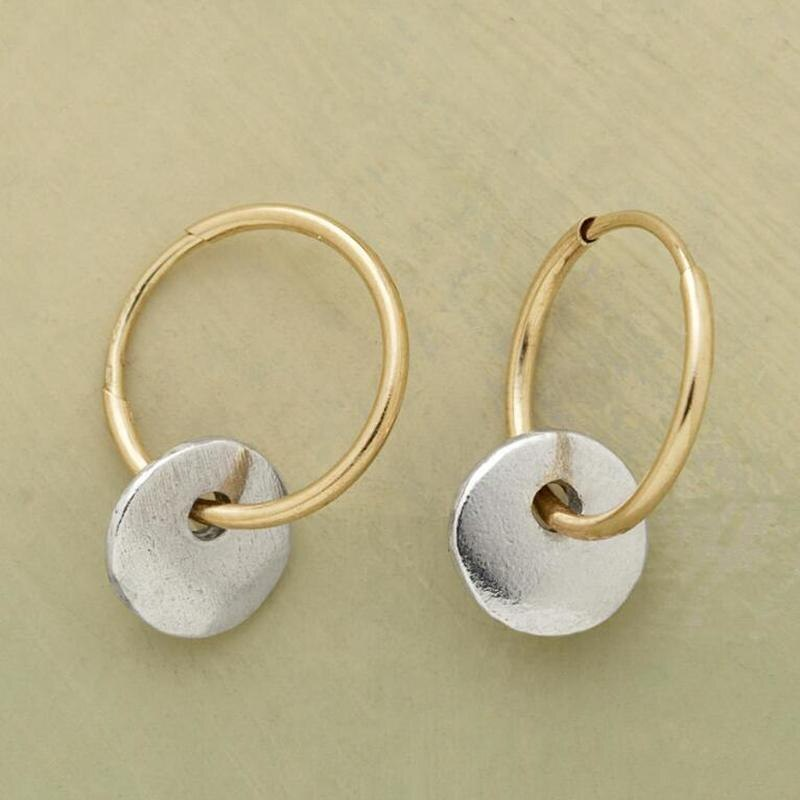Retro-Ohrringe in Gold und Silber