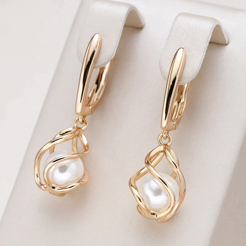Elegante Goldene Perlenohrringe