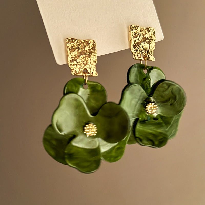 Farbenfrohe Boho-Blumenohrringe