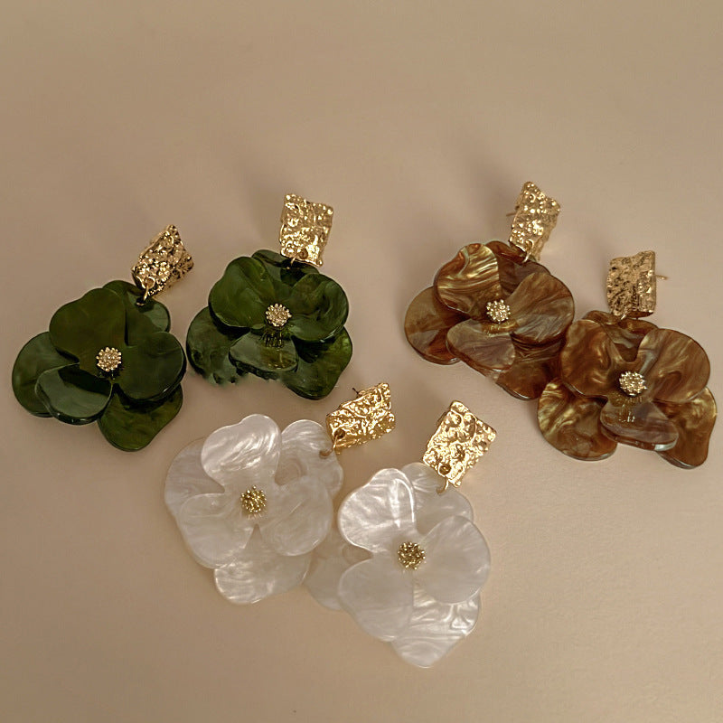 Farbenfrohe Boho-Blumenohrringe