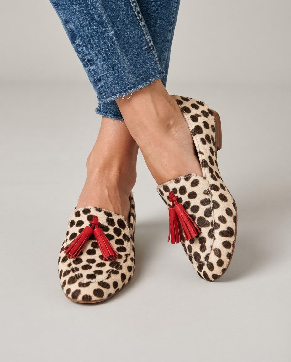 Aurielle™ - Elegante Halbschuhe mit roten Quasten