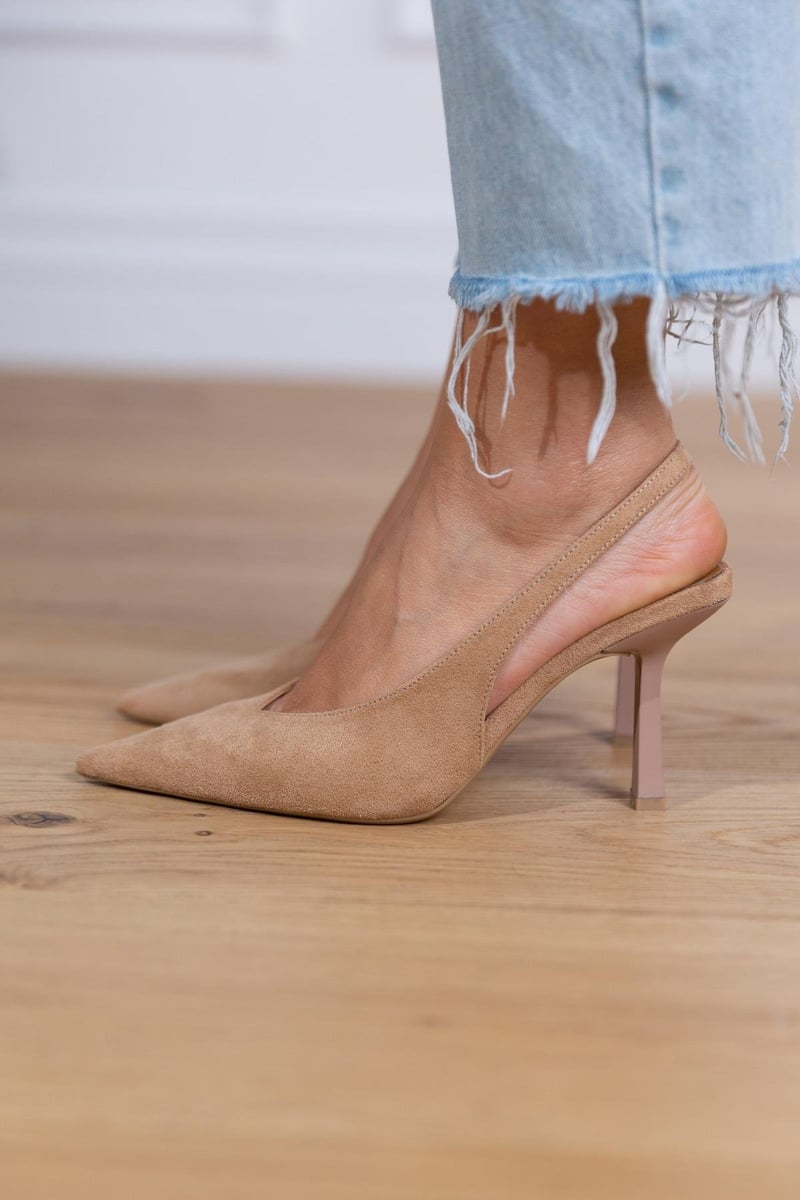 Beige Spitz-Zeh Kitten-Heels